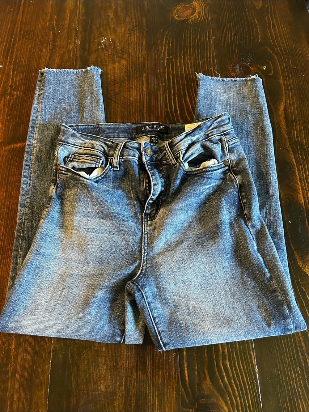 Judy Blue Distressed Cropped Jeans Waist 7/28 in Blue
